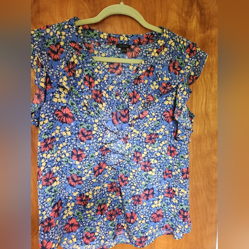 Ann Taylor Blue Floral Flutter Sleeve Blouse Size M